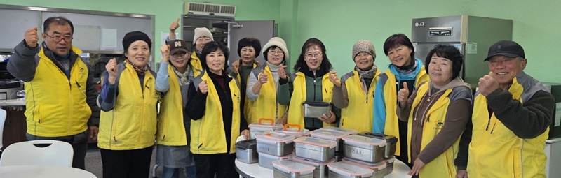 ▲ 돌봄서비스 밑반찬 지원 봉사활동 모습.ⓒ부여군