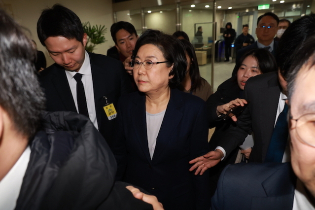 ▲ 이혜훈 기획예산처 장관 후보자가 지난  19일 서울 여의도 국회에서 청문회 개최 대기 중 잠시 이동하고 있다 ⓒ뉴시스