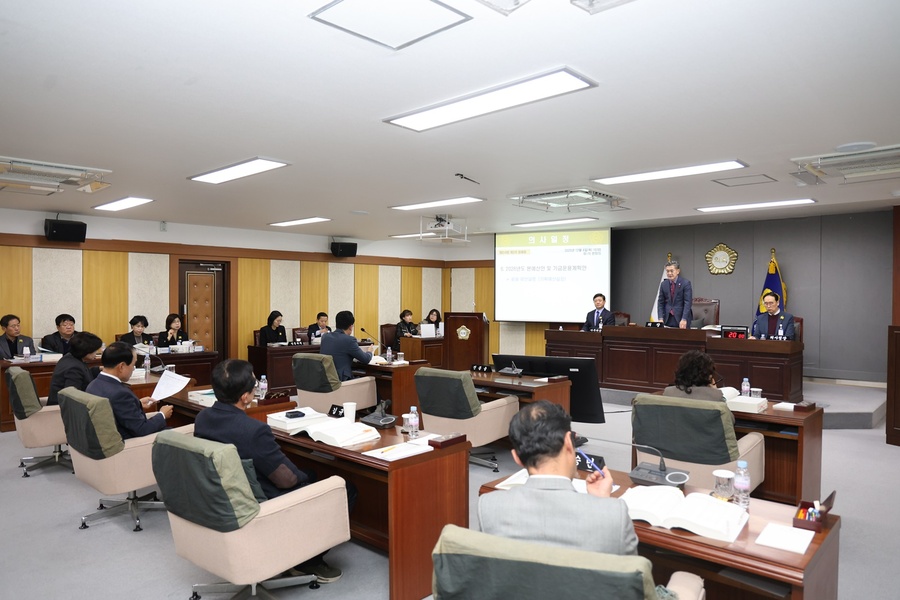▲ 청도군의회는 오는 1월 26일부터 2월 6일까지 12일간의 일정으로 제315회 임시회를 개최하고, 한 해의 군정 청사진을 그리는 업무보고와 주요 안건 심의에 돌입한다.ⓒ청도군의회