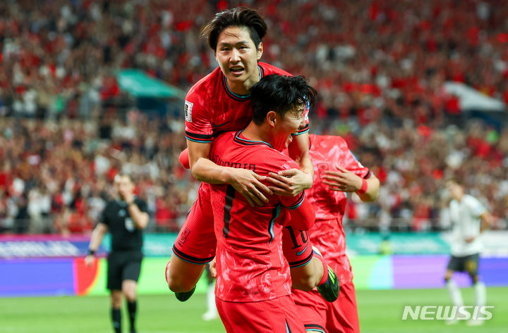 ▲ 홍명보호가 오는 3월 유럽의 다크호스 오스트리아와 평가전을 가진다.ⓒ뉴시스 제공