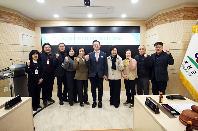 ▲ 홍천군은 21일 행정상황실에서 2026년 제1차 홍천군 생활보장위원회를 개최했다. ⓒ홍천군
