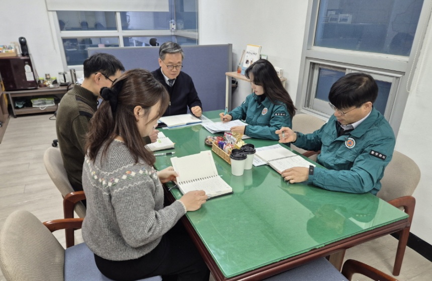 ▲ 동두천시는 취약 노인 보호를 위한 노인맞춤돌봄서비스 기능을 강화하고 있다 ⓒ동두천시 제공