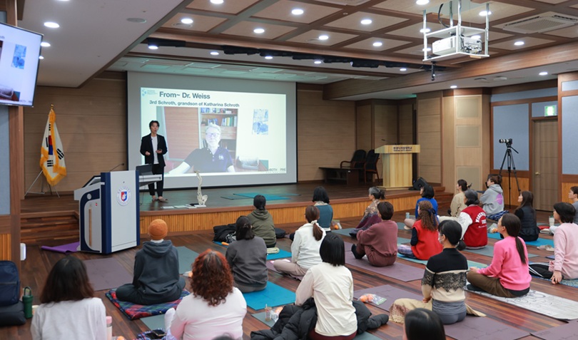 ▲ 척추측만 전문운동 슈로스테라피 워크숍 강연 현장 모습.ⓒ원광디지털대