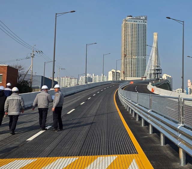 ▲ 지난 15일 해오름대교의 개통을 앞두고 예비준공검사 및 현장점검을 실시했다.ⓒ포항시