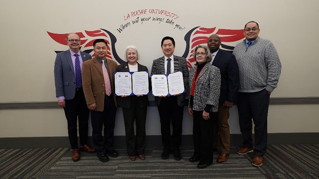 ▲ 선린대학교는 지난 20일 미국 라로쉬대학교(La Roche University)에서 양 대학 간 교육 경쟁력 강화와 글로벌 인재 양성을 위한 학술교류협정(MOU) 체결했다.ⓒ선린대