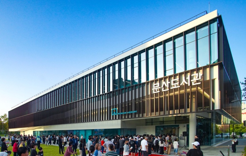 ▲ 지난해 9월 30일 개관한 파주 문산도서관 ⓒ파주시 제공