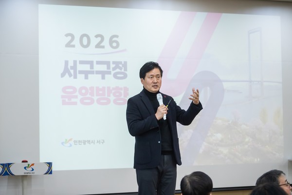 ▲ 강범석 서구청장이 지역을 순회하며 주민들을 만나 구정운영 방향을 설명하고 있다.ⓒ인천 서구 제공