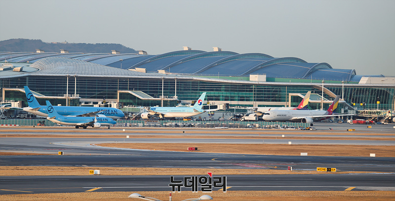 ▲ 대한항공 등 한진그룹 5개 항공사는 오는 26일부터 기내 보조배터리 사용을 전면 금지한다. ⓒ뉴데일리DB