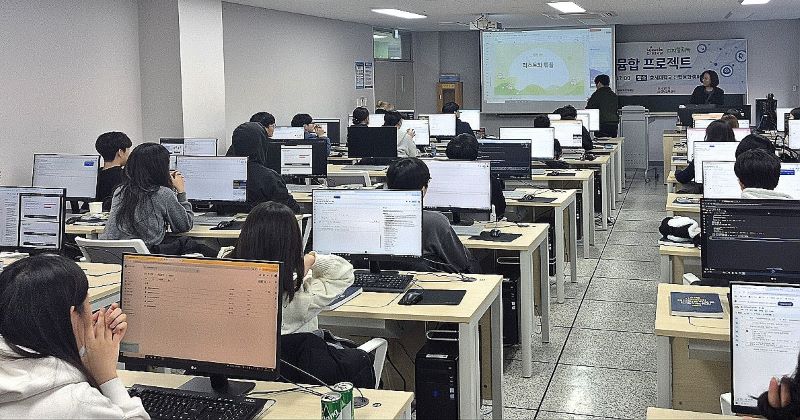 ▲ 알파고 진로별 데이터 융합 프로젝트를 진행하는 모습.ⓒ호서대