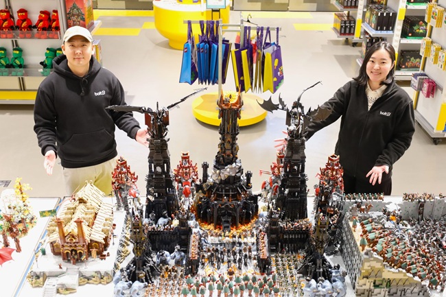 ▲ 레고랜드 코리아 리조트가 지역 레고 팬 커뮤니티와의 협업을 통해 초대형 레고 팬 창작 작품 전시에 나선다. ⓒ레고랜드