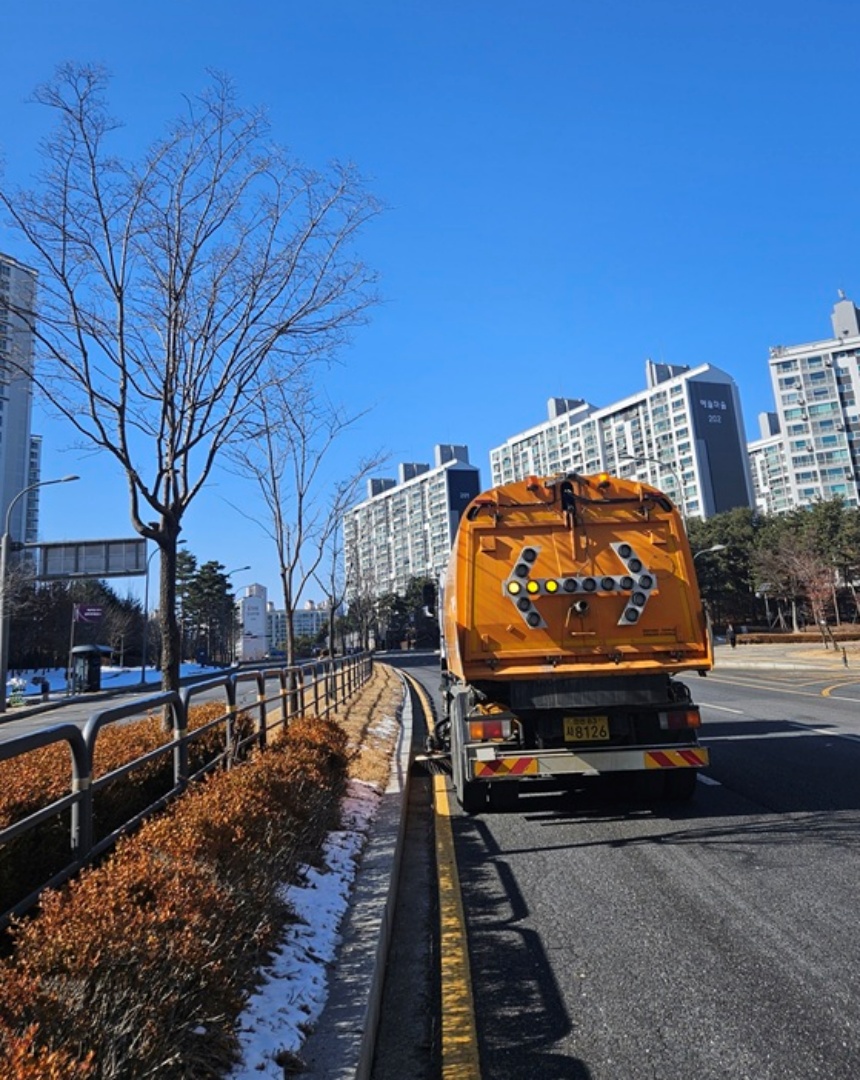 파주시, 생활권 중심 도로 청소 강화로 미세먼지 줄이기에 총력
