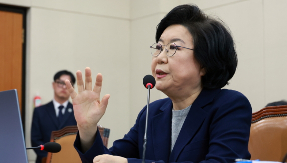 [단독] 이혜훈의 거짓, 민주당 '野 시절 현수막' 문제 삼자 "내가 안 해" … 단톡방서 '글씨체'까지 지시