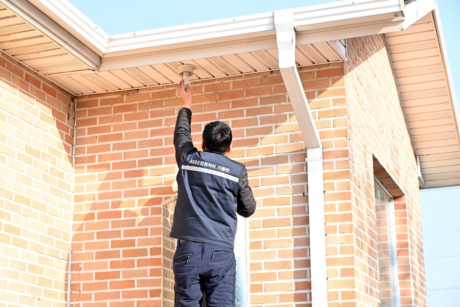 ▲ 청송군의 생활 밀착형 행정 서비스인 ‘8282 민원처리 서비스’가 2026년 병오년 붉은 말의 해에도 변함없이 운영된다.ⓒ청송군