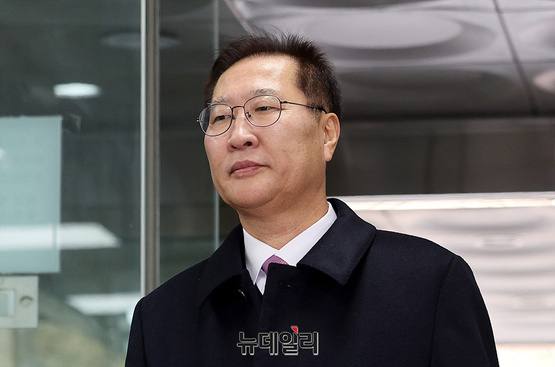 [포토] 내란 주요임무 종사, 첫 공판 출석하는 박성재 전 장관 