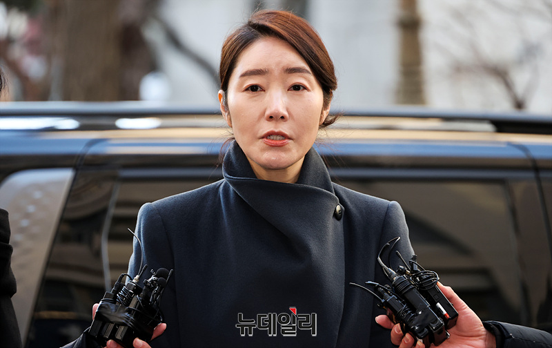 ▲ 1억 원 수수 의혹을 받는 강선우 무소속 의원이 지난 20일 피의자 신분으로 서울경찰청 광역수사단 공공범죄수사대에 출석하고 있다. ⓒ서성진 기자