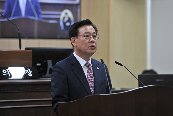 ▲ 홍순철 청주시의회 의원이 본회의장에서 발언을 하고 있다.