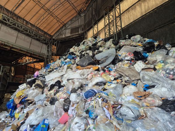 ▲ 충남도가 최근 적발한 천안의 한 재활용 업체 모습.ⓒ충남도