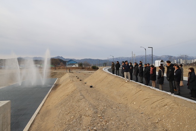 ▲ 양양군은 지난 26일 자연산란장 취수펌프장부터 부화장까지 통수 점검을 위한 시범가동을 실시했다. ⓒ양양군