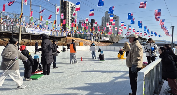 ▲ 보은군 눈썰매장은 2월 18일까지 운영되며, 매주 월요일은 휴장한다.ⓒ보은군