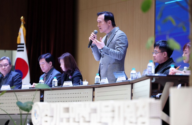 ▲ 임태희 경기도교육감이 28일 안산교육지원청에서 열린 '2026 지역 현안 보고회'에 참석해 인사말을 하고 있다. ⓒ경기도교육청 제공