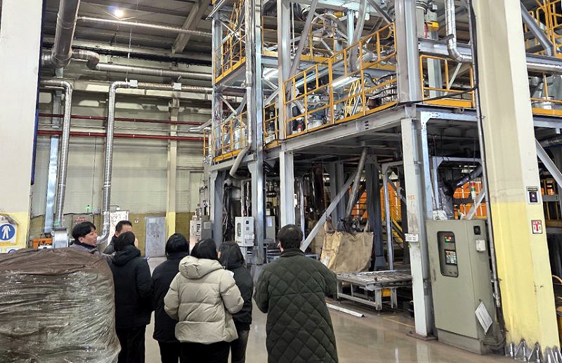 ▲ 환경오염 물질 배출 사업장 점검을 벌이고 있는 모습.ⓒ아산시