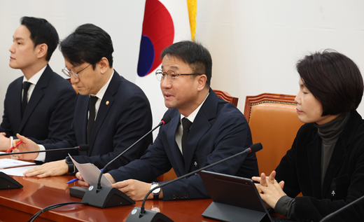 ▲ 한병도 더불어민주당 원내대표가 29일 오전 서울 여의도 국회에서 열린 정책조정회의에서 발언하고 있다. ⓒ뉴시스