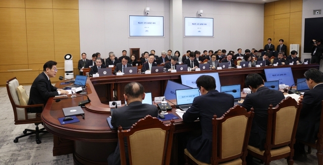 ▲ 이재명 대통령이 29일 청와대에서 열린 수석보좌관회의에서 발언하고 있다. ⓒ뉴시스