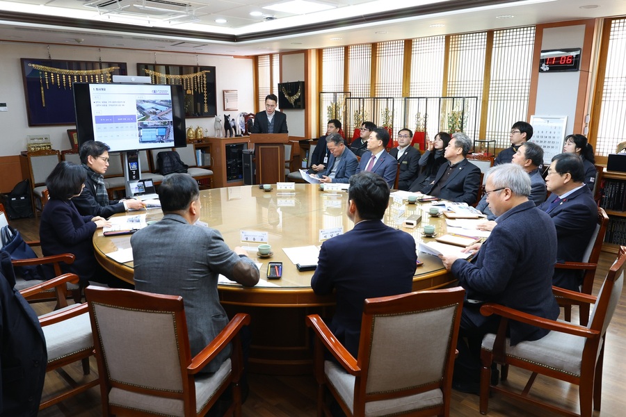 ▲ 경상북도는 29일 경주시청에서 경주시, ㈜티에스오토모티브와 자동차 차체 부품 생산공장 증설을 위한 투자양해각서(MOU)를 체결했다.ⓒ경북도