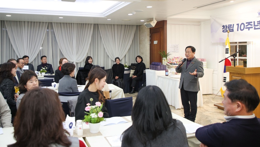 ▲ 남양주시 화도읍 소재 매이앤파티에서‘너나들이 봉사회 창립 10주년 기념식 및 회장 이·취임식’이 열리고 있다 ⓒ남양주시 제공