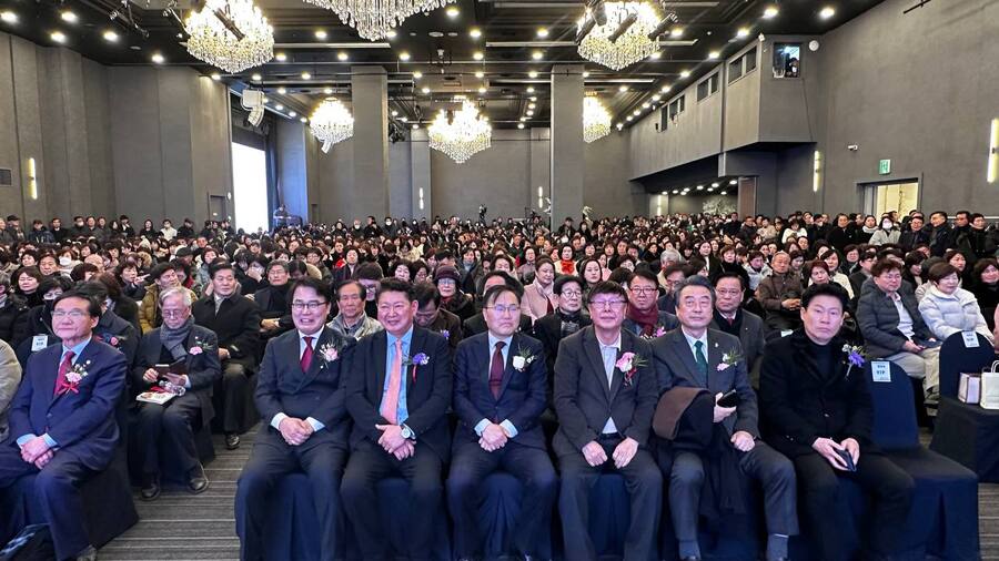 ▲ 전국동시지방선거 대구시장 선거에 출사표를 던진 이재만 전 자유한국당 최고위원이 자신의 행정 경험과 도시의 비전을 담은 저서 출판기념회를 열고 본격적인 행보에 나섰다.ⓒ이재만 출마예정자측