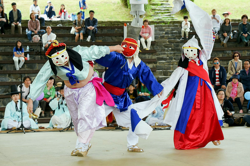 ▲ 양주회암사지와 함께 문화체육관광부‘제2기 로컬100’에 선정된 양주별산대놀이 ⓒ양주시 제공