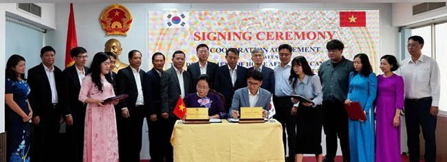 ▲ 철원군이 지난달 26일부터 30일까지 베트남 방문단을 구성, 베트남 동탑성과 껀터시를 방문해 계절근로자 제도의 안정적 운영을 위한 실무협의를 진행하고, 껀터시와 업무협약(MOU) 체결했다. ⓒ철원군