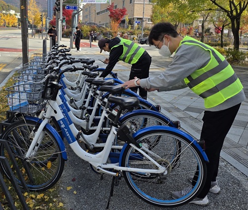 ▲ 세종도시교통공사가 공영자전거 어울링의 출근시간대 재배치를 하고 있다.ⓒ세종도시교통공사
