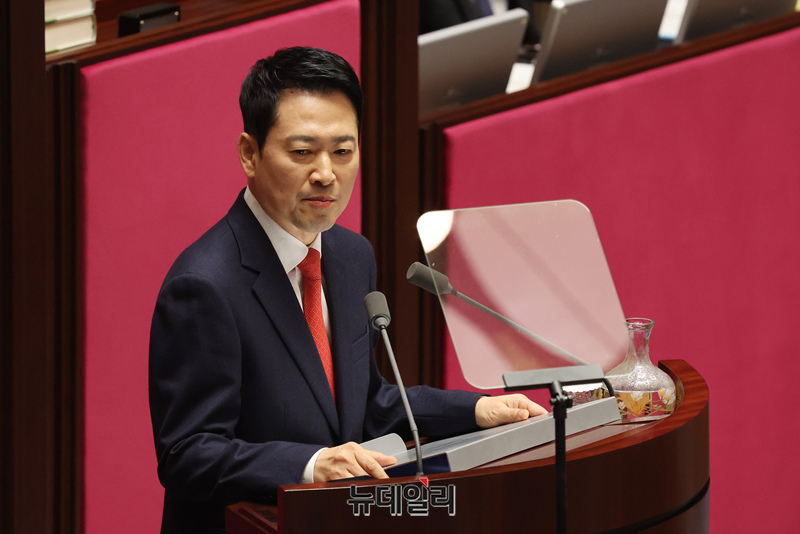 ▲ 장동혁 국민의힘 대표가 4일 서울 여의도 국회에서 열린 본회의에서 교섭단체 대표 연설을 하고 있다. ⓒ뉴시스