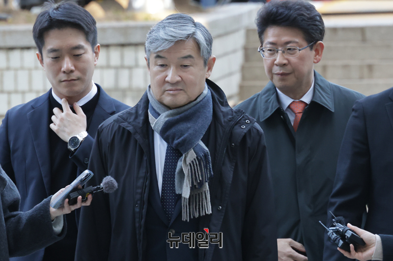 ▲ 국정원법 위반, 직무유기 등의 혐의를 받고 있는 조태용 전 국가정보원장이 지난해 11월 11일 오전 서울 서초구 서울중앙지법에서 열린 구속 전 피의자 심문에 출석하고 있다. ⓒ정상윤 기자