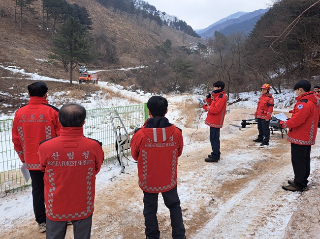 ▲ 물류드론을 활용한 산불진화 훈련 모습. ⓒ북부지방산림청