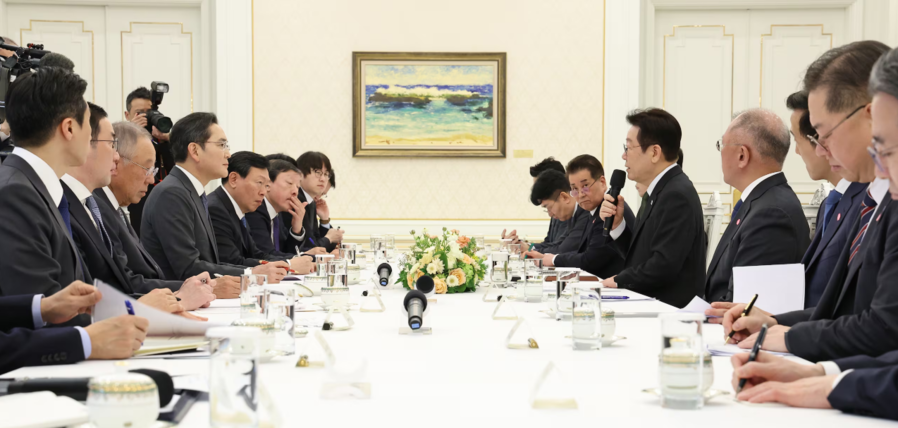 ▲ 이재명 대통령이 4일 청와대에서 열린 '청년 일자리와 지방투자 확대를 위한 기업간담회'에서 발언하고 있다.ⓒ연합뉴스