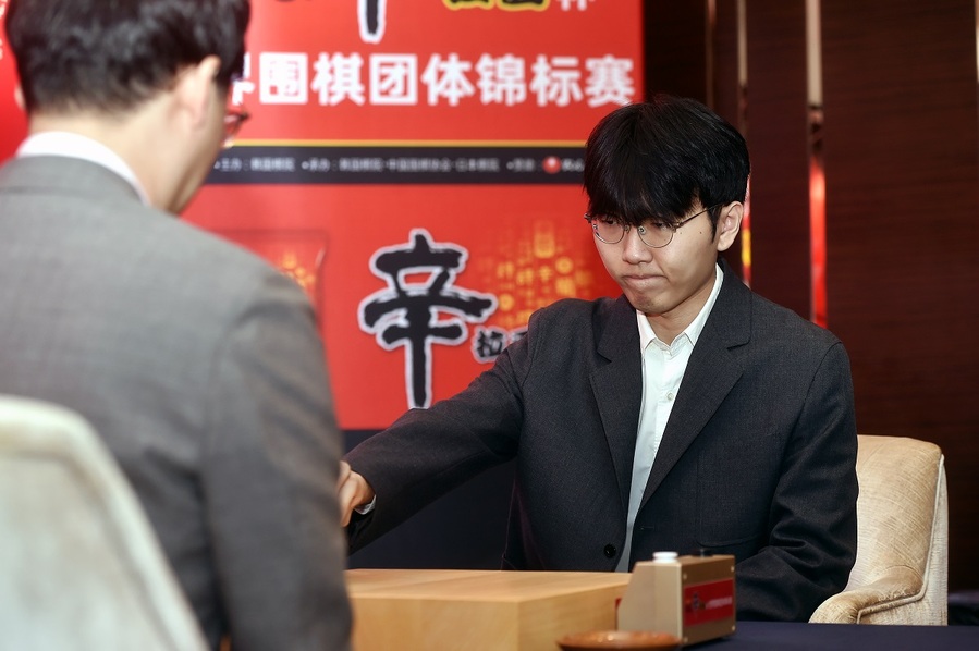 ▲ 신진서 9단이 일본 이야마 9단을 꺾고 농심배 19연승을 달렸다.ⓒ한국기원 제공