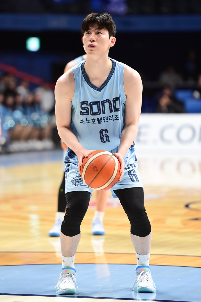 ▲ 이정현이 30점을 넣은 소노가 허웅의 KCC를 잡았다.ⓒKBL 제공