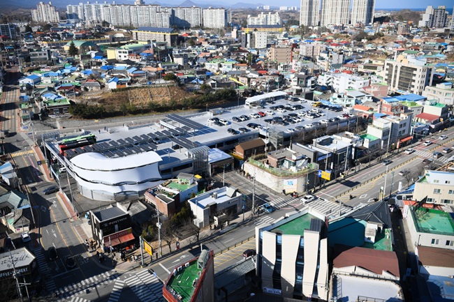 ▲ 속초관광수산시장 주차장 전경. ⓒ속초시