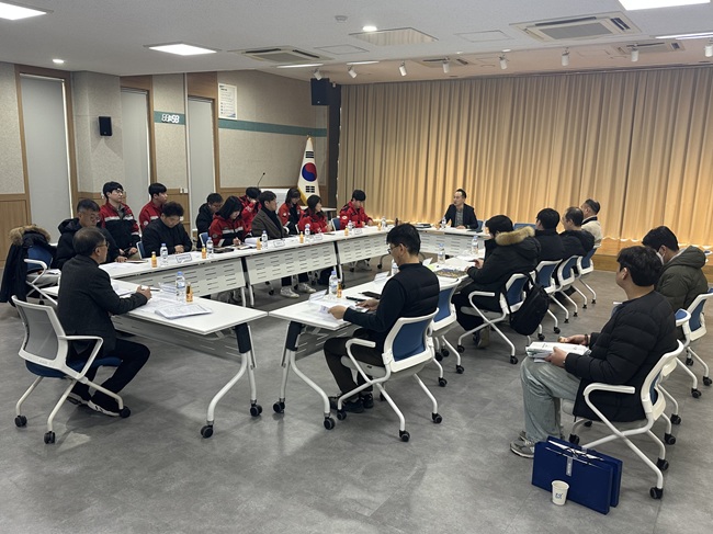 ▲ 북부지방산림청(청장 송준호)이 5일 1층 대회의실에서 '2026년 강원 영서지역 상반기 소나무재선충병 방제 지역협의회'를 운영했다. ⓒ북부지방산림청