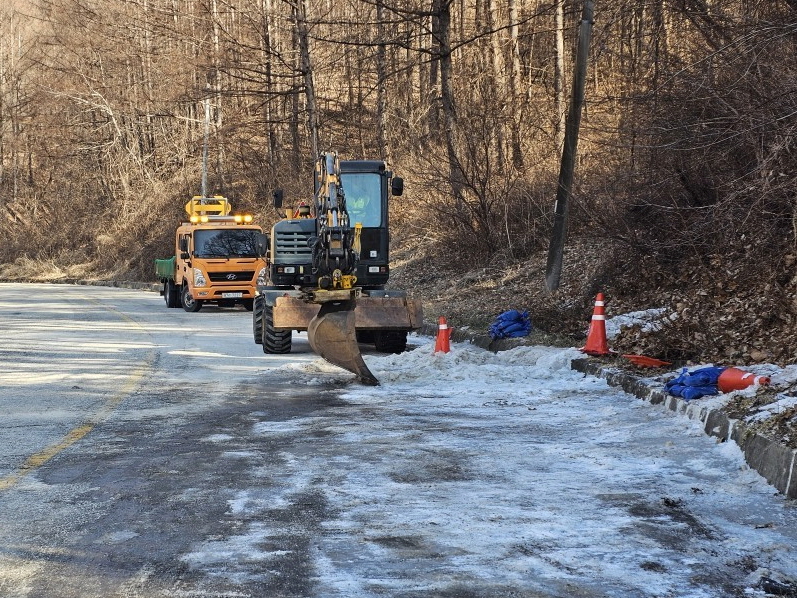 ▲ 경북도는 설 명절을 맞아 고향을 찾는 귀성객과 도민들이 안전하고 편리하게 도로를 이용할 수 있도록 설맞이 교통소통대책을 수립하고 도로 환경 정비에 나선다.ⓒ경북도