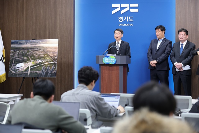 ▲ 김성중 경기도 행정1부지사가 6일 오전 경기도청 브리핑룸에서 K-컬처밸리 관련 언론브리핑을 하고있다. ⓒ경기도 제공