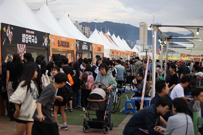 ▲ 지난해 열린 춘천막국수닭갈비축제 모습. ⓒ춘천시