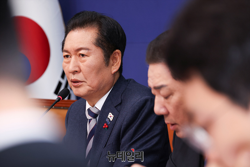 ▲ 정청래 더불어민주당 대표가 지난해 12월 12일 오전 서울 여의도 국회에서 열린 최고위원회의에서 모두발언을 하고 있다. ⓒ서성진 기자