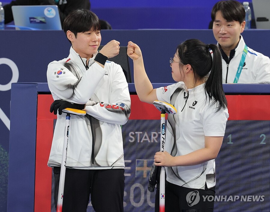 ▲ 컬링 믹스더블의 김선영-정영석 조가 2026 밀라노 동계올림픽 라운드로빈에서 5연패 뒤 3연승을 달렸다.ⓒ연합뉴스 제공