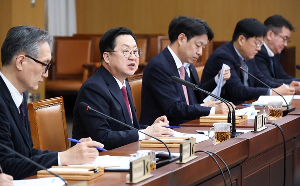 ▲ 이장우시장이“설을 맞아 시민 여러분 모두 가족과 함께 따뜻한 마음을 나누며 풍요로운 행복한 한가위 보내시길 바란다”고 말했다.ⓒ대전시