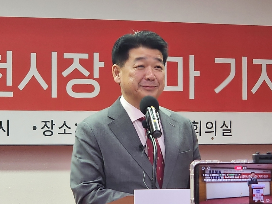 ▲ 김천시장 출마선언 기자회견을 하고 있는 나영민 김천시의회 의장ⓒ
