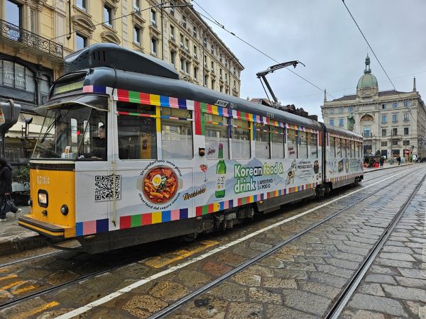 ▲ 이탈리아 밀라노 도심 누비는 ‘K-푸드 랩핑 트램’ⓒaT