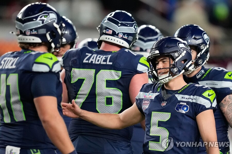 ▲ NFL 시애틀이 뉴잉글랜드를 꺾고 12년 만에 슈퍼볼 우승을 차지했다.ⓒ연합뉴스 제공